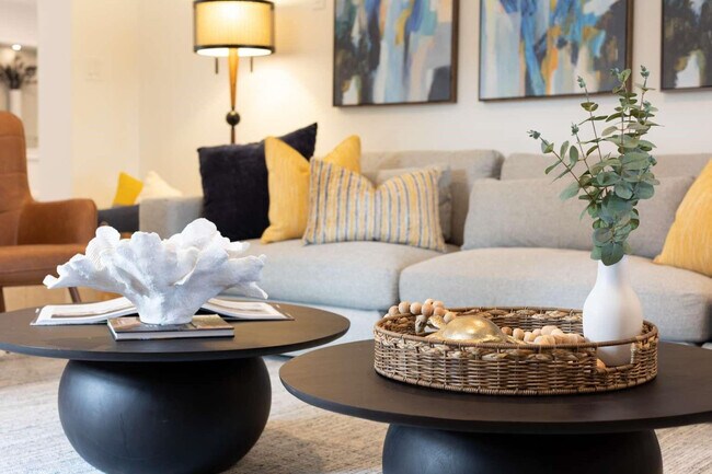 Building Photo - 2004 NE 17th Way