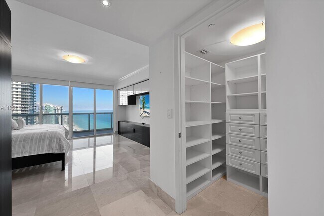 Building Photo - 1830 S Ocean Dr