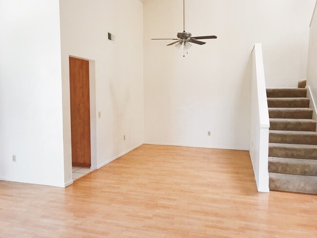 Building Photo - 3 Bed, 2.5 Bath Two-Story Home in Rancho Penasquitos!