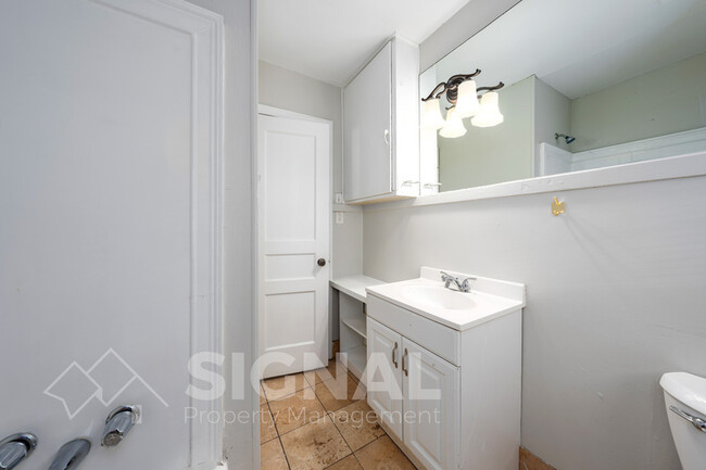 Building Photo - 768 79th Pl S