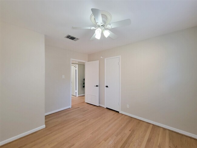 Building Photo - 2318 Ansbury Dr