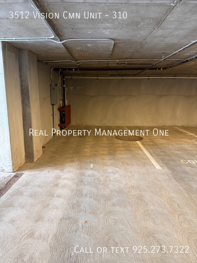 Building Photo - 3512 Vision Cmn