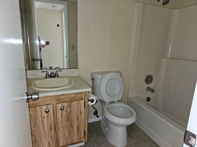 Building Photo - 7113 Golf Colony Ct