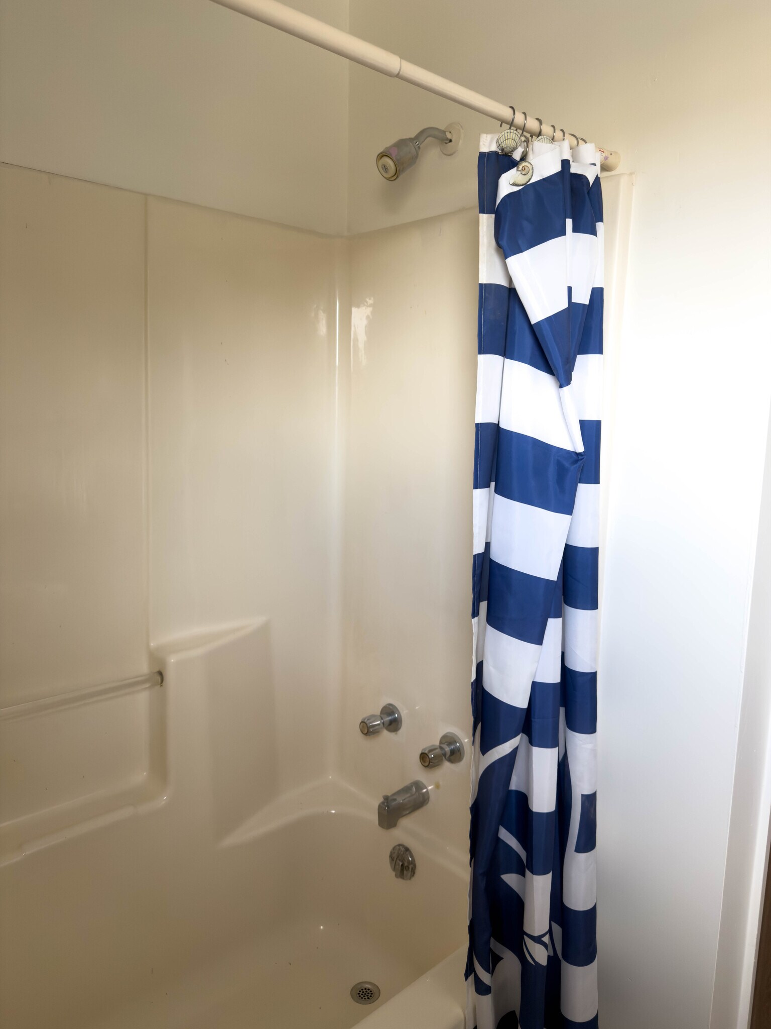 Building Photo - 2146 Walnut St