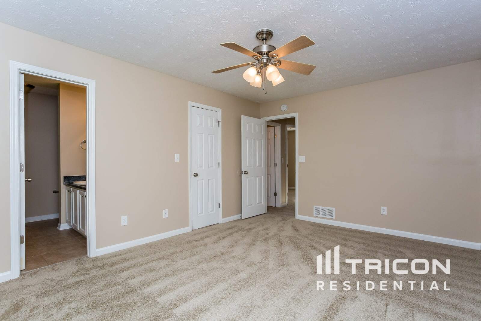 Building Photo - 5795 Wellborn Oaks Ct