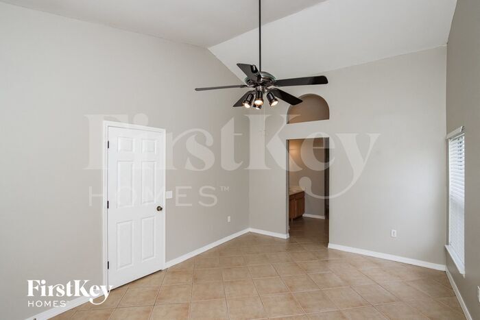 Building Photo - 374 Stendal Rd NW