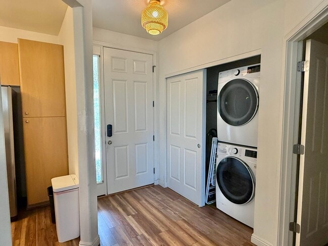 Building Photo - Partially Furnished 3 Bedroom / 2.5 Bathroom Townhome for Rent in Iliahi at Kehalani!