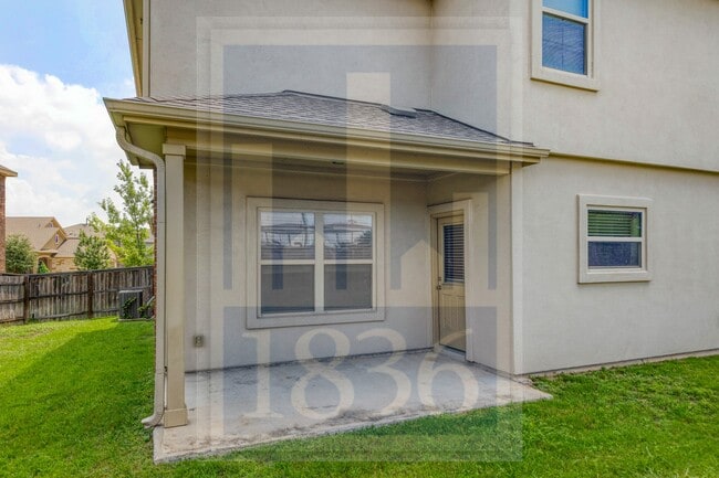 Building Photo - 1040 Chad Lp
