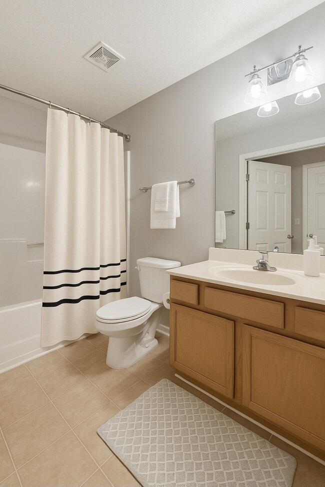 Building Photo - 1611 Kenmore Dr