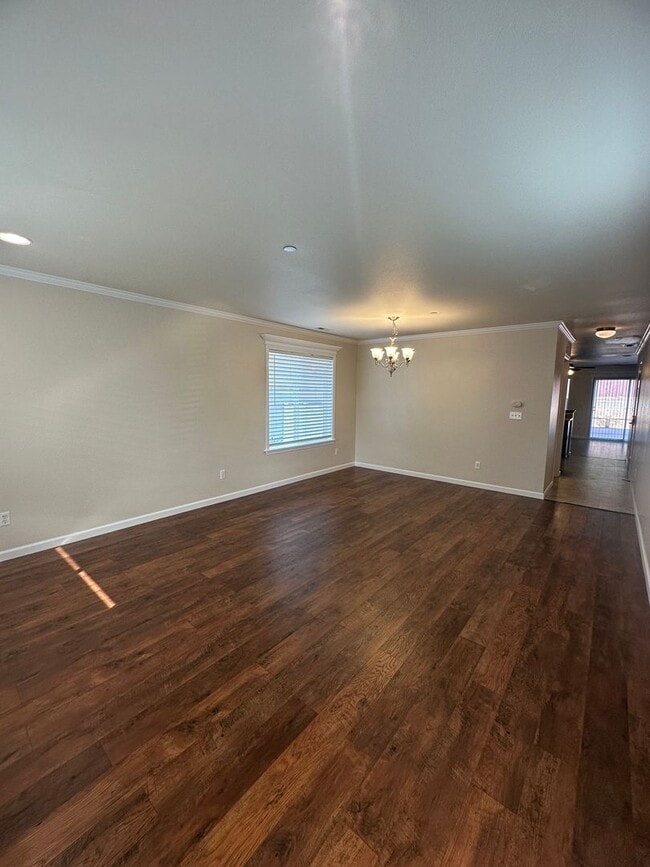 Building Photo - 1645 Sinclair Dr