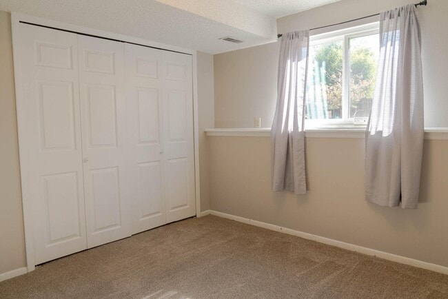 Building Photo - 7875 Chimney Terrace