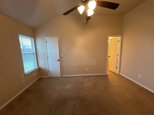 Building Photo - 2505 Southwood Dr