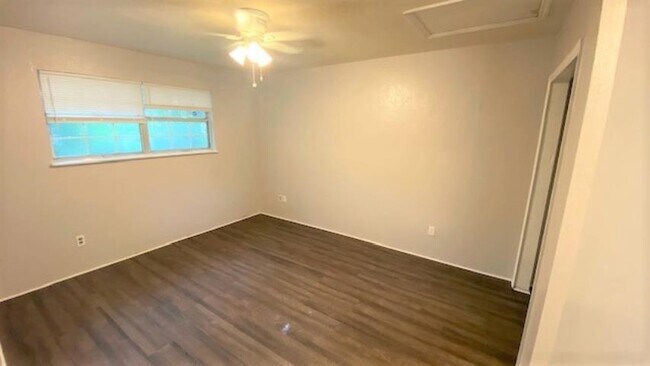 Building Photo - 6145 Greenon Ln