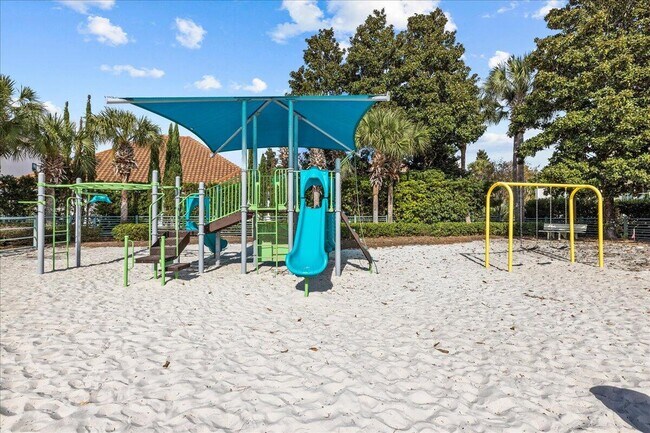 Building Photo - 4751 Papaya Park
