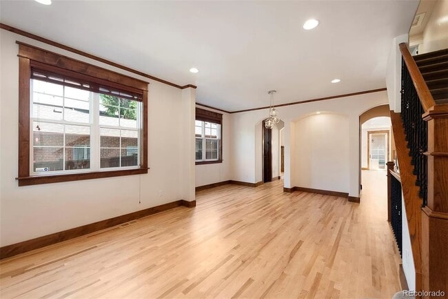 Building Photo - 5 bedroom home 3 blocks from Wash Park!