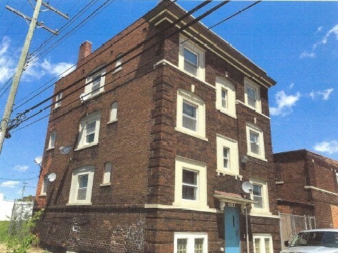Building Photo - 816 Brainard St