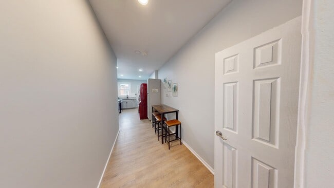 Building Photo - 2704 Ashland Ave