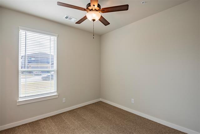 Building Photo - 609 Wheatfield Dr