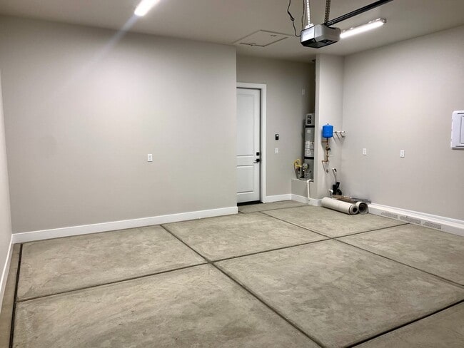 Building Photo - Brand New Two-Bedroom in Sun River 55+ Com...