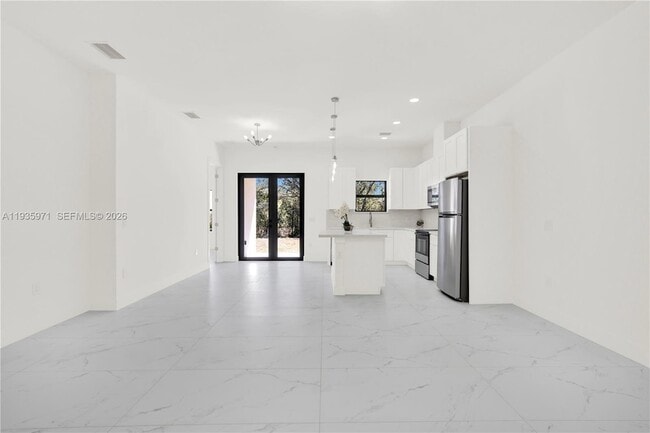 Building Photo - 66 Organ St