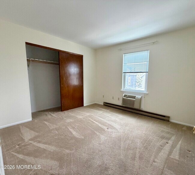 Building Photo - 65 Whitefield Ave