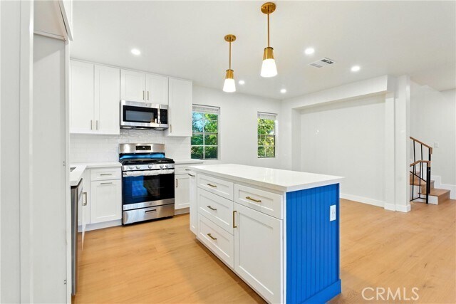 Building Photo - 10433 Plainview Ave