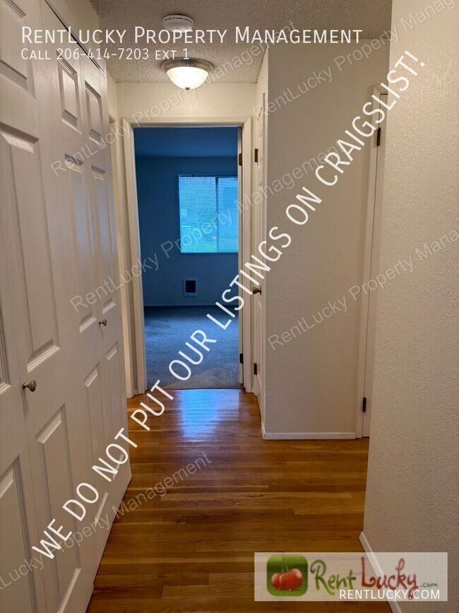 Building Photo - 12510 NE 117th Pl