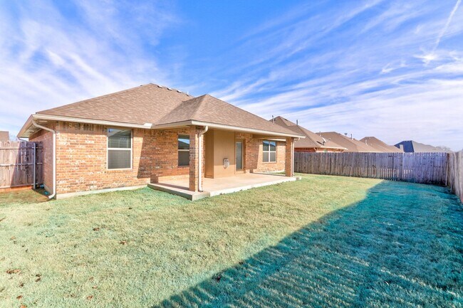 Building Photo - 308 Stoneridge Dr