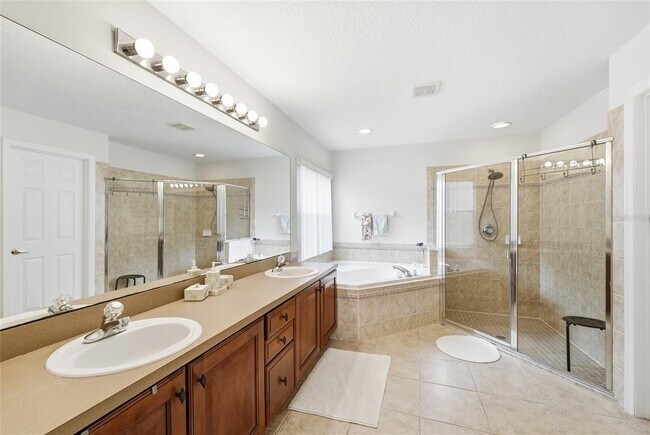 Building Photo - 748 Stonewyk Way