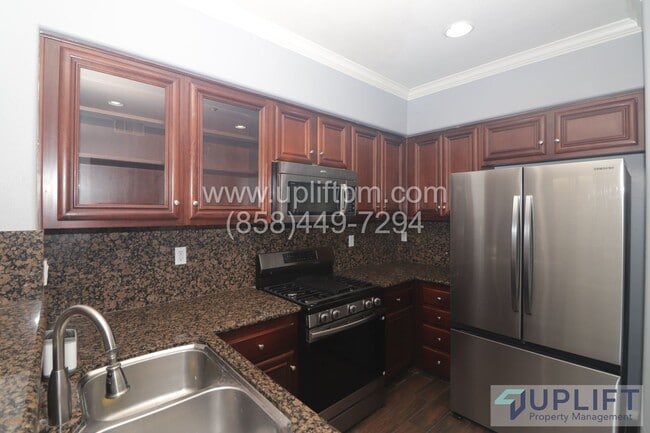 Building Photo - Beautiful 4BR/3BA Townhouse for Lease in Legacy Walk - Southcrest