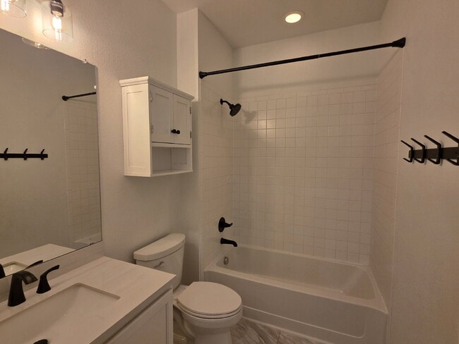 Building Photo - 25606 E Bayaud Ave