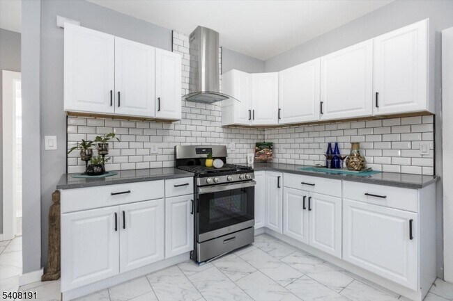 Building Photo - 440 N Grove St