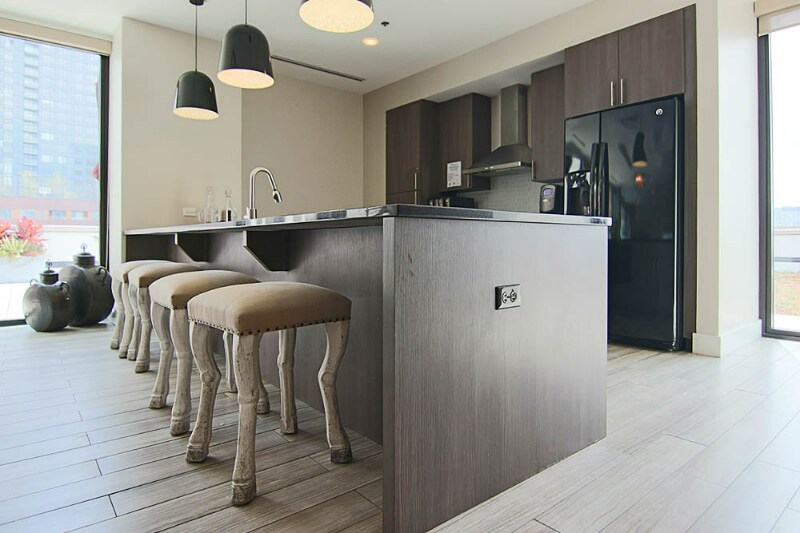 Building Photo - 221 W Scott St