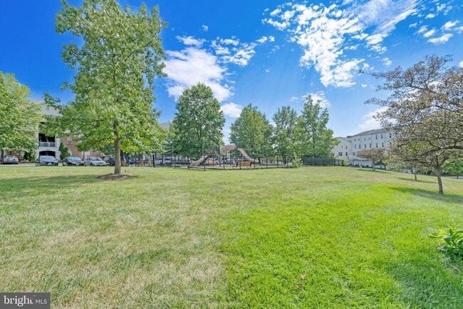 Building Photo - 22653 Vienna Green Terrace