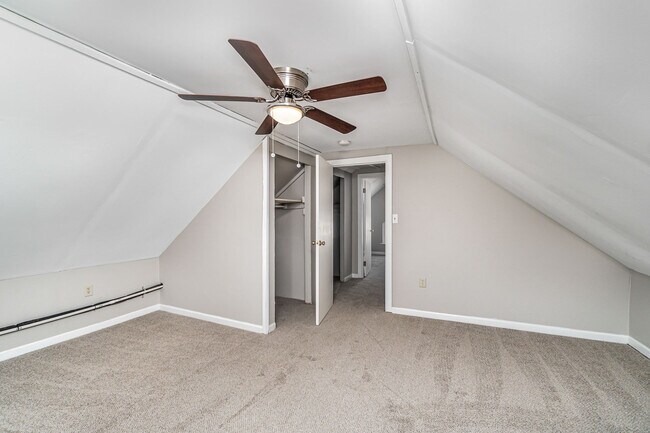 Building Photo - 2218 Scott St