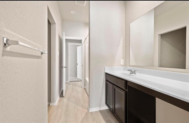 Building Photo - 3204 Ridge Pl