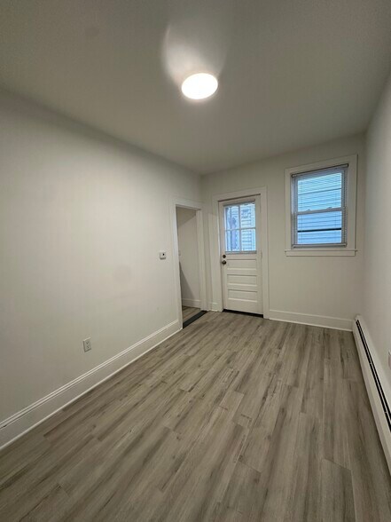 Building Photo - 176 Pearl St