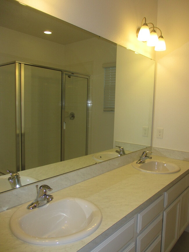 Building Photo - 3BD/2.5BA Town Home in Sawgrass Landing In...