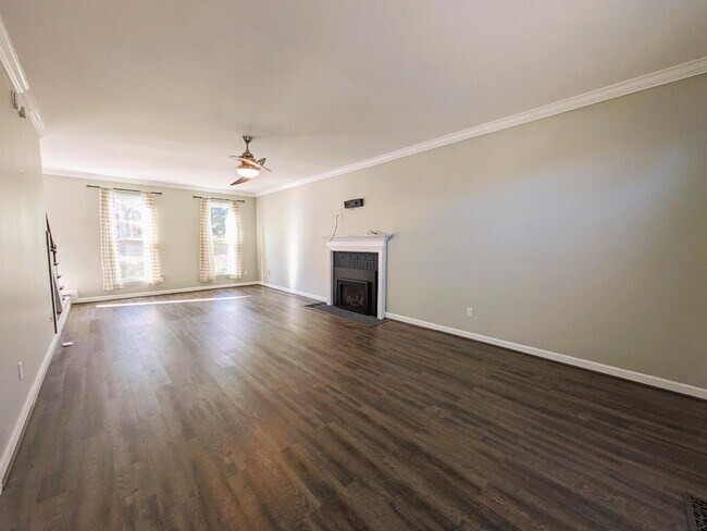 Building Photo - 417 Nichols Farm Dr