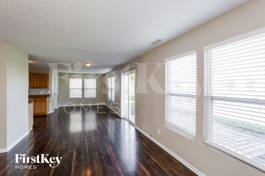 Building Photo - 9518 W Midnight Dr