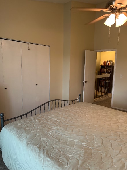 Building Photo - 8743 W Cornell Ave