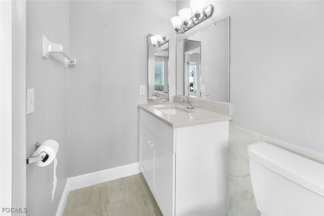 Building Photo - 2935 SE 15th Pl