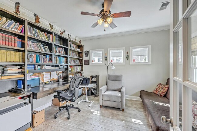 Building Photo - 4 Bedroom 3.5 Bath House in St. Johns Lake - Johns Island