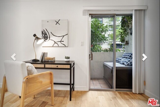 Building Photo - 960 Larrabee St