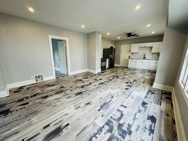 Building Photo - 4014 Cypress Ave