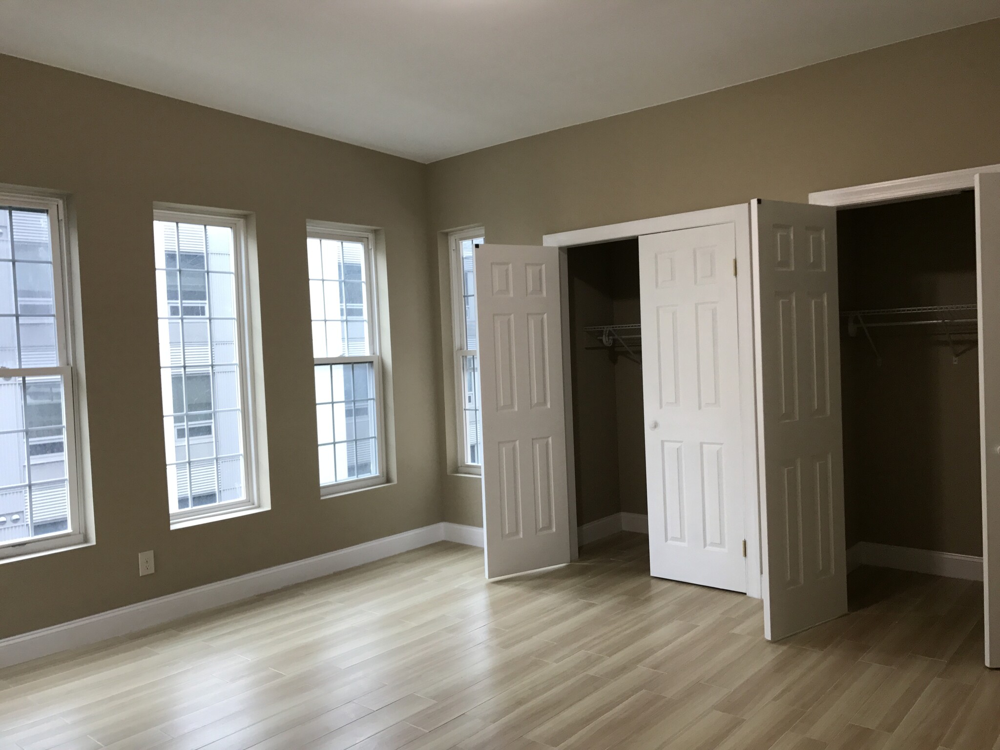 3F - 116 N 9th St