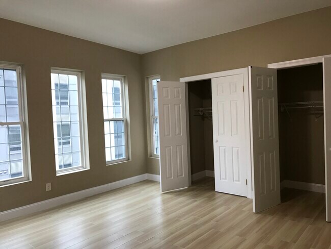 3F - 116 N 9th St