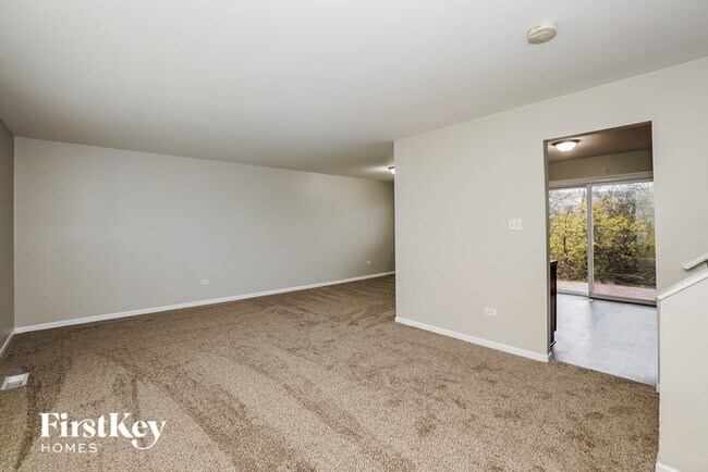 Building Photo - 660 Sullivan Ln