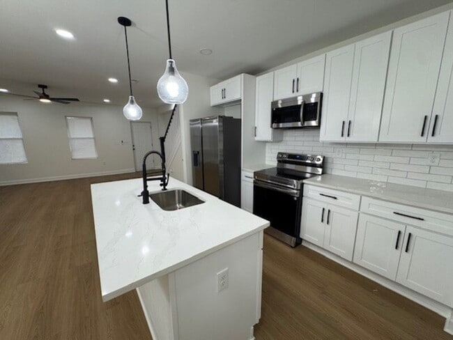 Building Photo - 1922 N Bentalou St