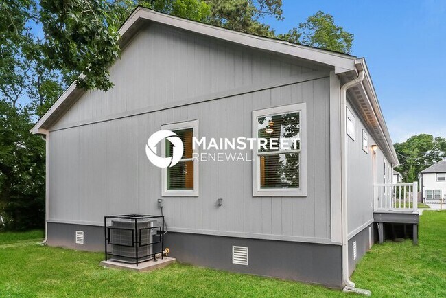Building Photo - 4 Bedroom Pet-Friendly Home in Houston, TX with Main Street Renewal
